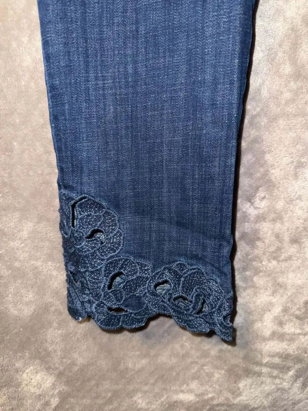 Chico's So Slimming Girlfriend Slim Leg Ankle Jeans Size 14R (Chico's Size 2.5R)
